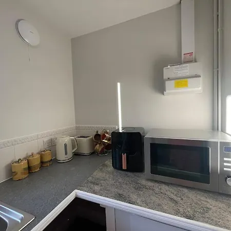 Eden's Annexe Cliburn