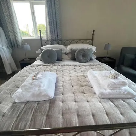 Eden's Annexe * Cliburn